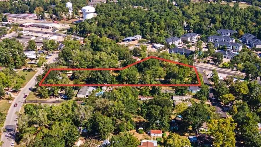 3010 Sam Houston Avenue, Huntsville, TX 77340 - #3