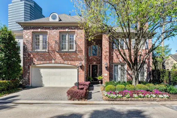 69 Wynden Oaks Drive, Houston, TX 77056