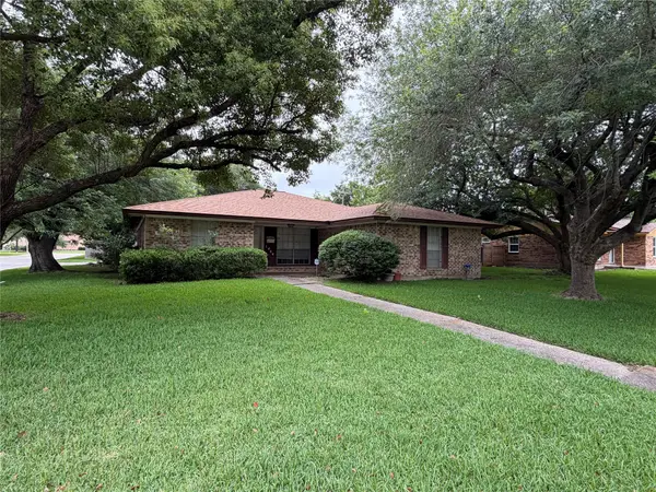 1406 N Dakota Street, Baytown, TX 77520