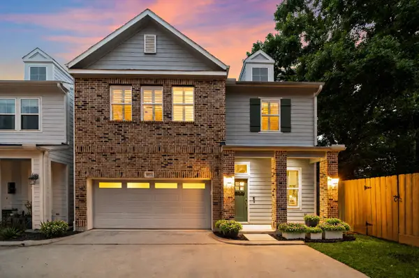 4926 Ella Boulevard, Houston, TX 77018
