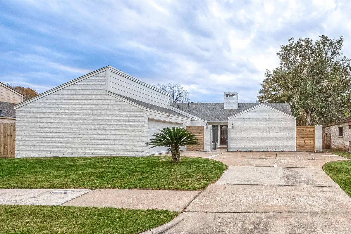 6107 Sanford Road, Houston, TX 77096 - #1