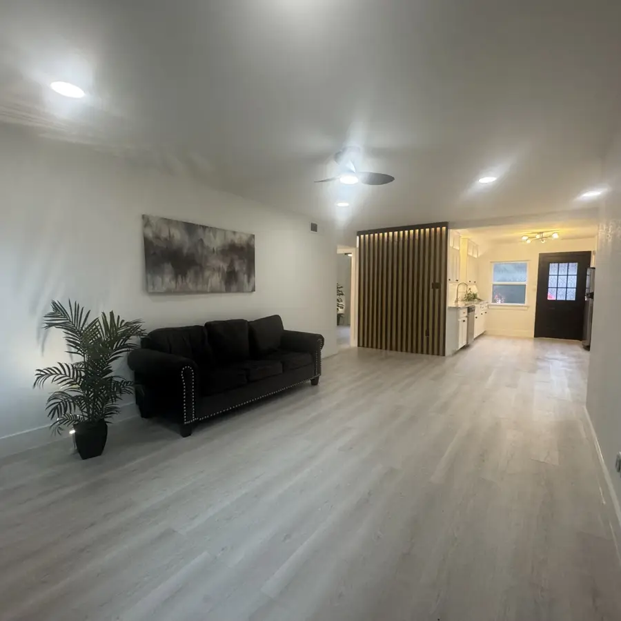 11643 Chimney Rock Road #6, Houston, TX 77035 - Image #3