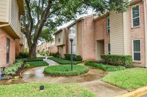 939 Memorial Village Drive #38, Houston, TX 77024