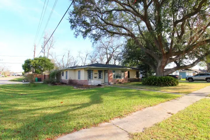 1300 Jefferson Street, Baytown, TX 77520 - Image #1