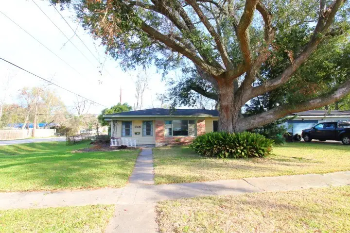 1300 Jefferson Street, Baytown, TX 77520 - Image #3