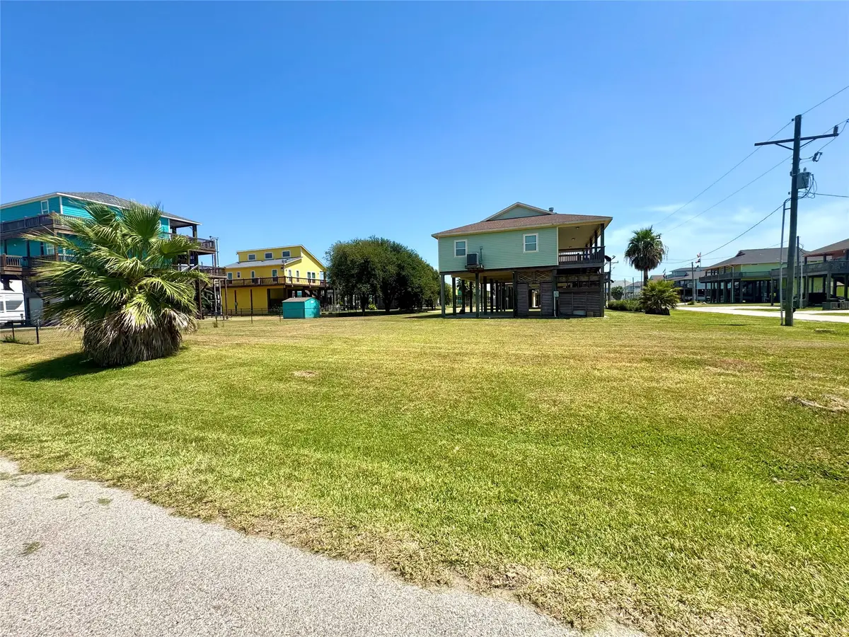 882 Gulfview Drive, Crystal Beach, TX 77650 - #1