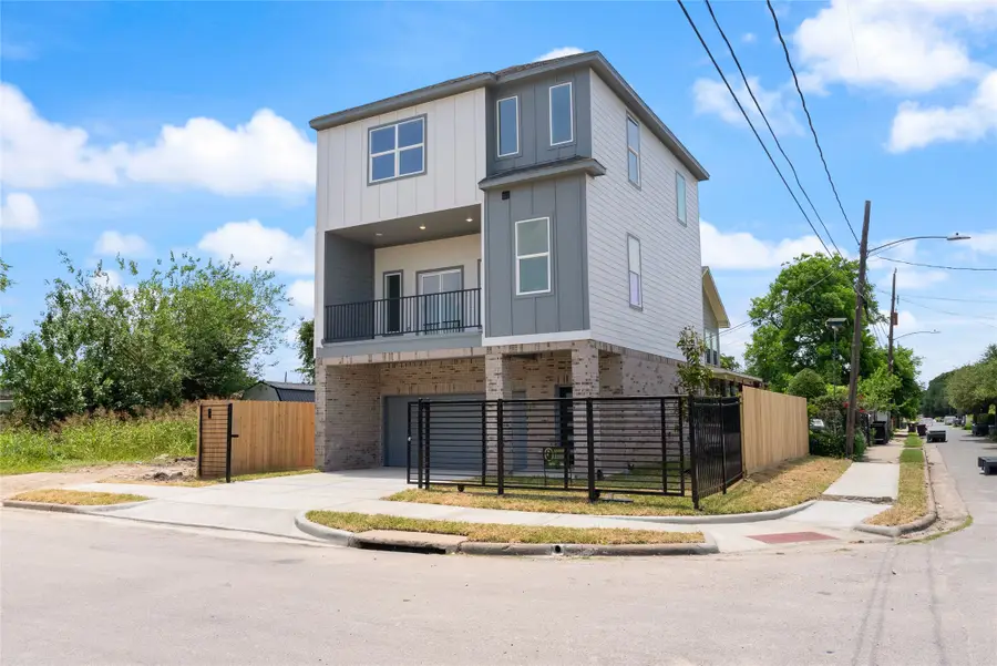 3219 Fontinot Street, Houston, TX 77026 - #2