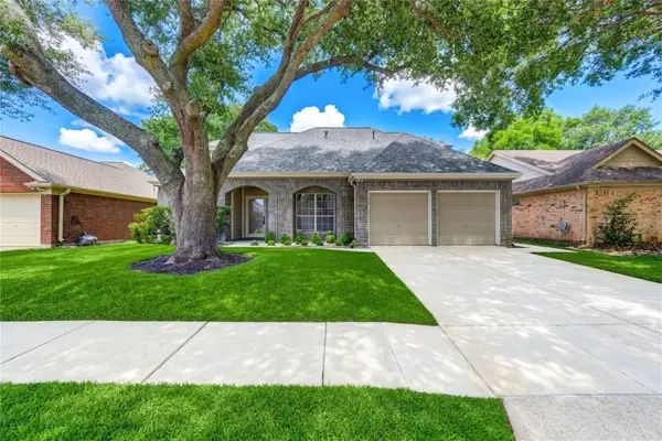 4754 Wynnview Drive, Friendswood, TX 77546
