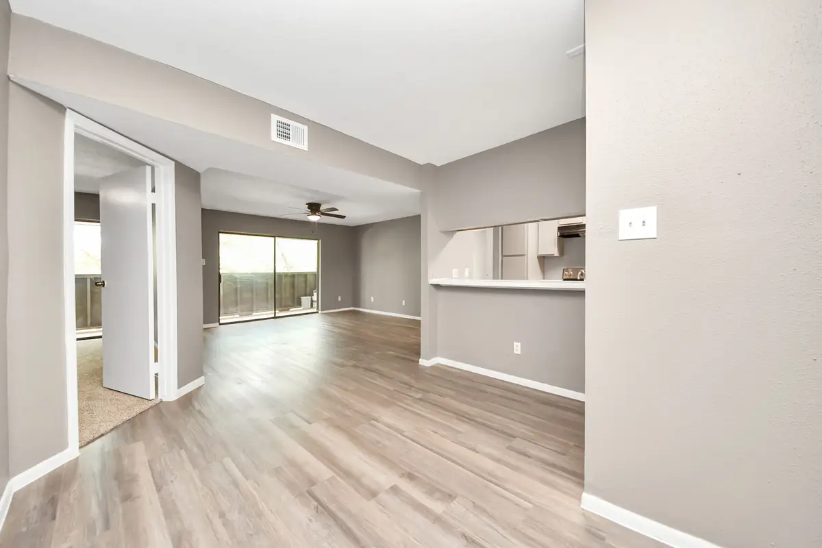 3015 Walnut Bend Ln #32, Houston, TX 77042 - #1