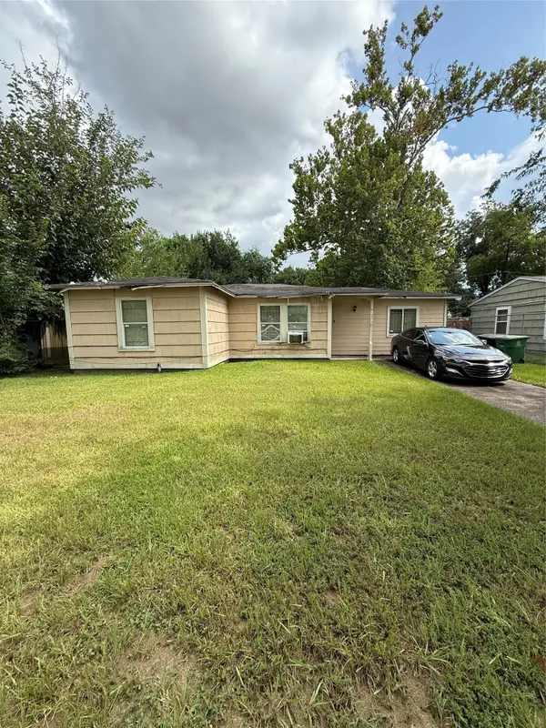 5210 Westover Street, Houston, TX 77033