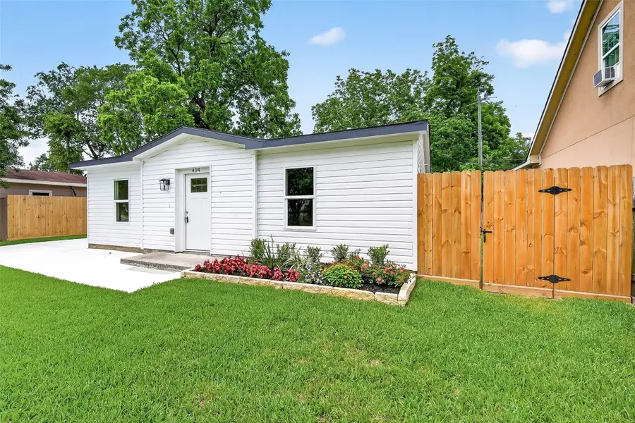404 W Homan Street, Baytown, TX 77520 - #3