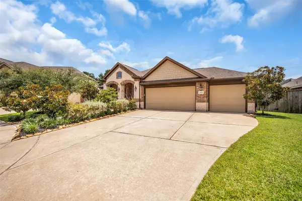 2003 Pine Ledge Road, Pearland, TX 77089