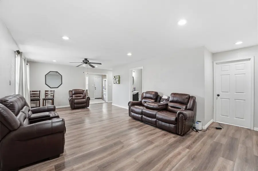 403 S Velasco Street, Angleton, TX 77515 - #3