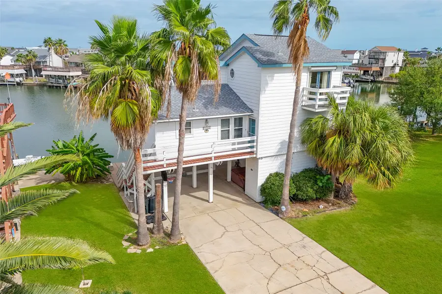 1426 Tiki Drive, Tiki Island, TX 77554 - Image #2