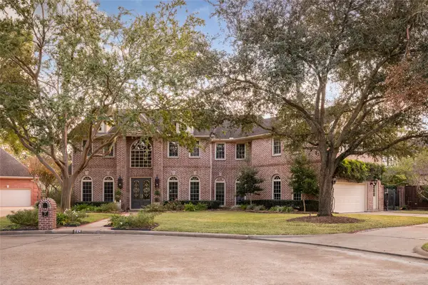 24 Village Oaks Lane, Houston, TX 77055