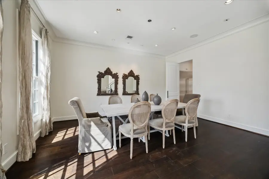 3738 Wickersham Ln, Houston, TX 77027 - #3