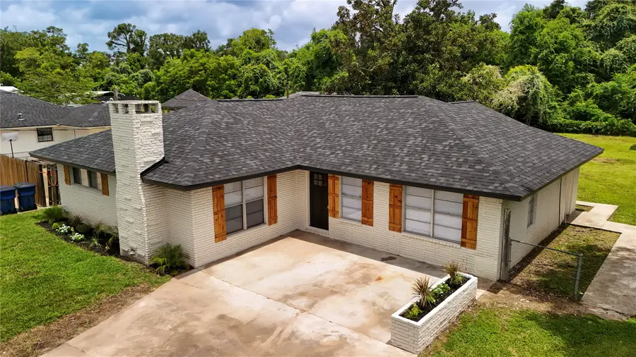 223 Lee Avenue, Jones Creek, TX 77541 - #3