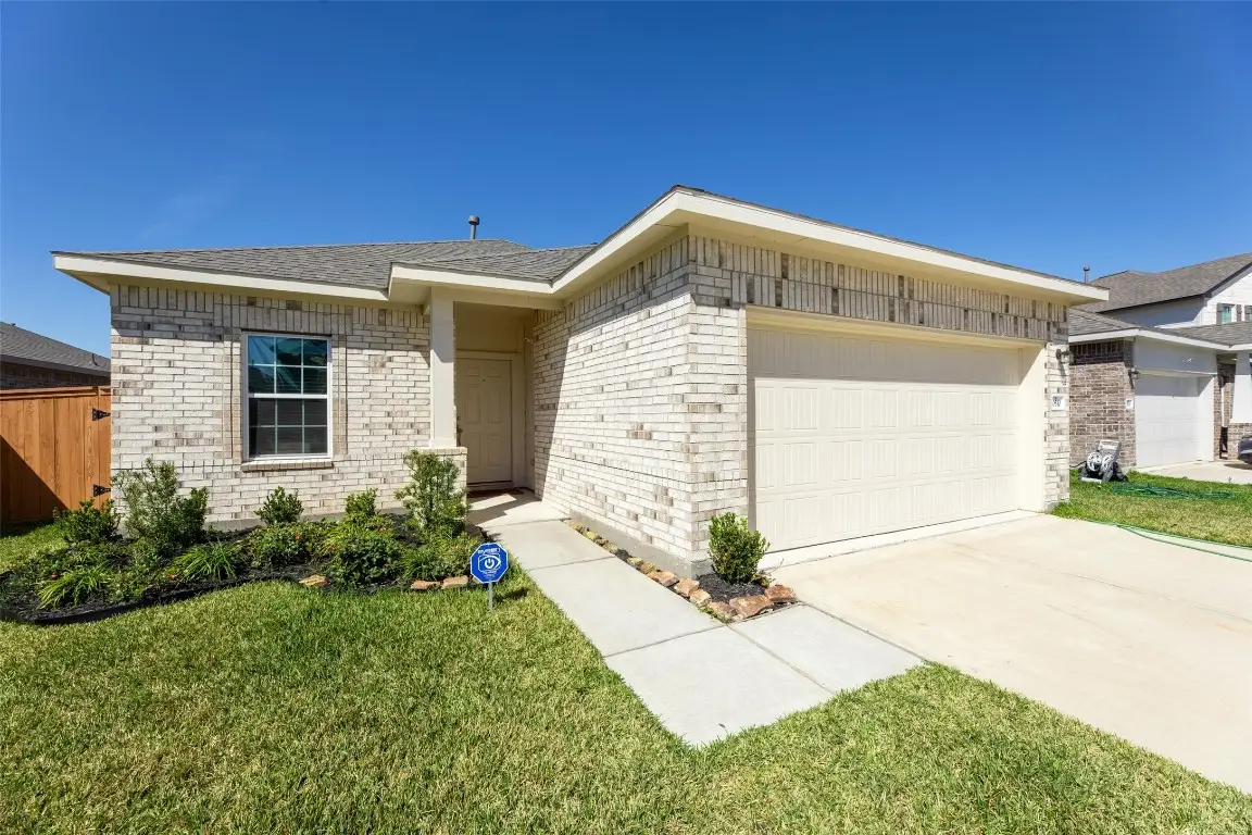 10510 Watershed Drive, Rosharon, TX 77583 - #1