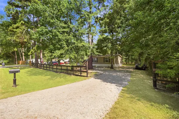 109 County Road 3793, Cleveland, TX 77328