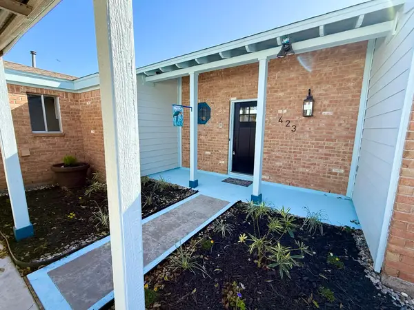 423 Baywood Street, Shoreacres, TX 77571