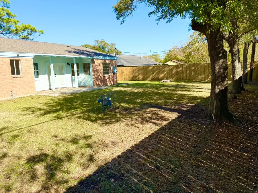 423 Baywood Street, Shoreacres, TX 77571 - Image #3