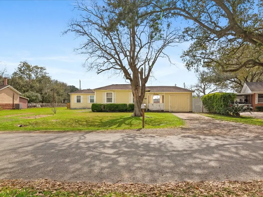 518 Sunny Lane, Wharton, TX 77488 - #1