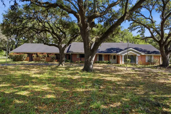 214 Fm 109, New Ulm, TX 78950