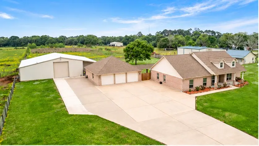 2224 County Road 660b, Danbury, TX 77534 - #2