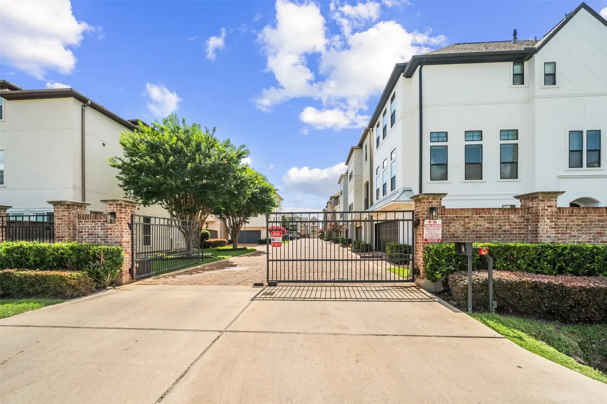1129 Sherwood Run, Houston, TX 77043 - Image #1