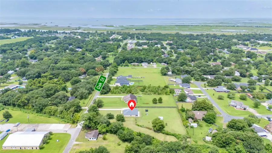1001 Oak Street, Anahuac, TX 77514 - #3