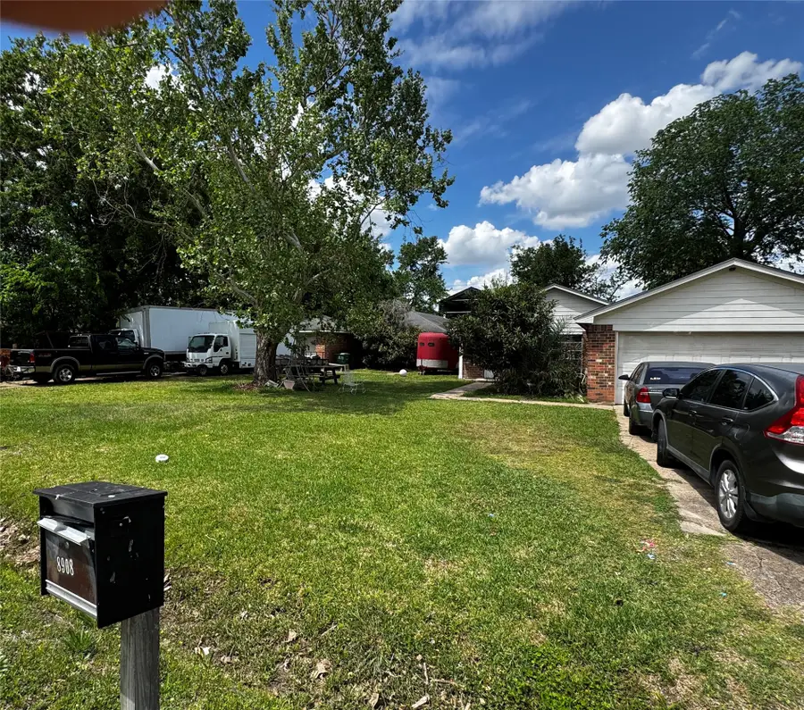 8910 Carousel Lane, Houston, TX 77080 - #2