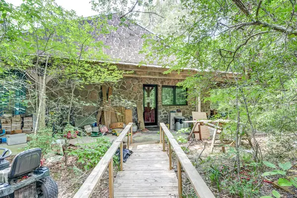 8464 Carolyn Court, Plantersville, TX 77363