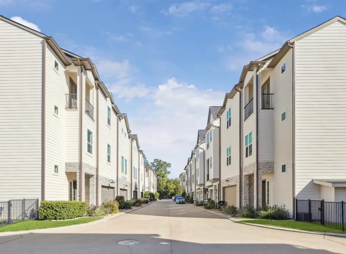 10923 Brookeshire Chase Lane, Houston, TX 77043 - Image #1