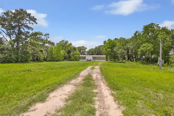 1387 Fm 1406 Road, Winnie, TX 77665
