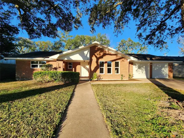 2304 Belvedere Drive, Baytown, TX 77520