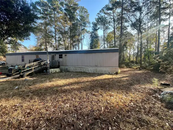 160 Cherokee Lane, Onalaska, TX 77360