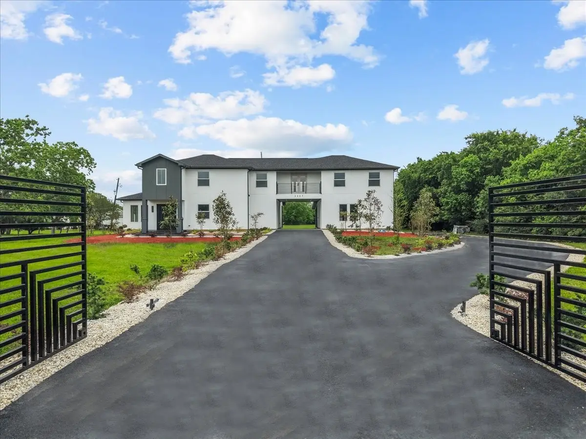 3237 Harkey Rd, Pearland, TX 77584 - #1