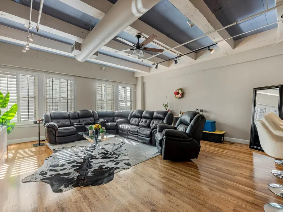 1120 Texas Street #4B, Houston, TX 77002 - Image #2