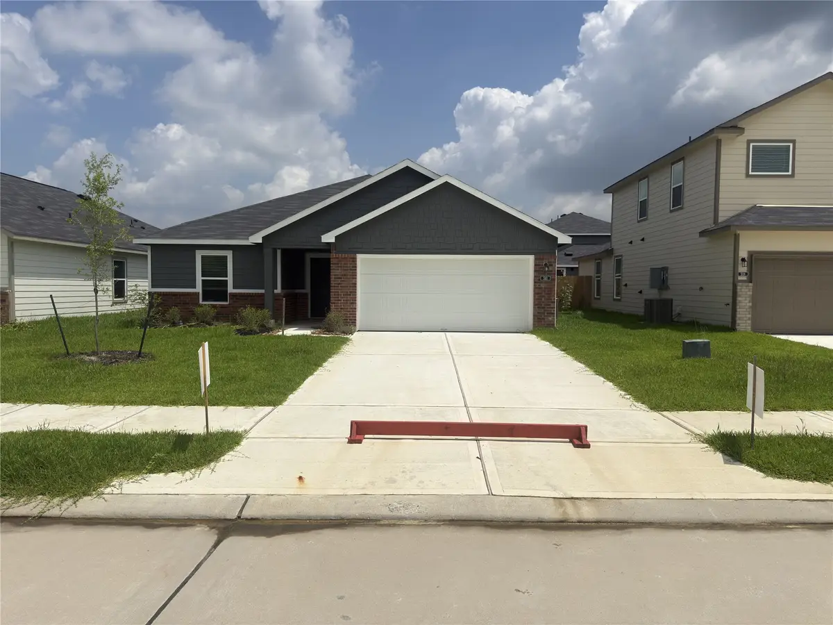 510 Oak Chase Avenue, Dayton, TX 77535 - #1