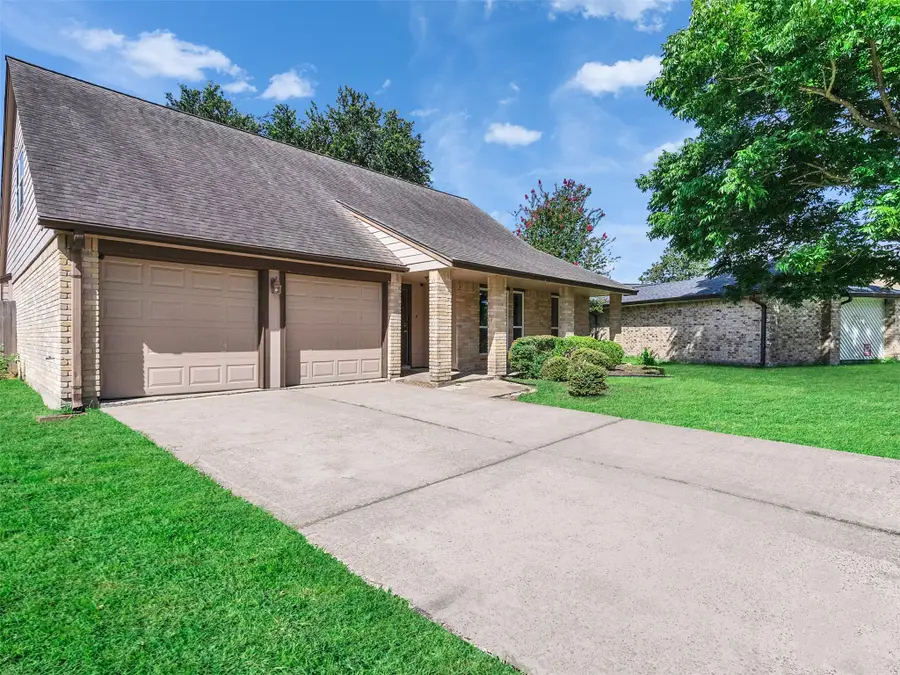 423 Forest Hills Drive, League City, TX 77573 - #2