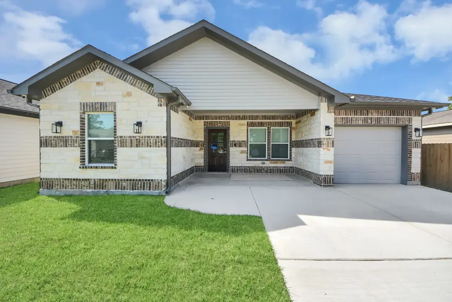 604 Miriam Street, Baytown, TX 77520 - #2