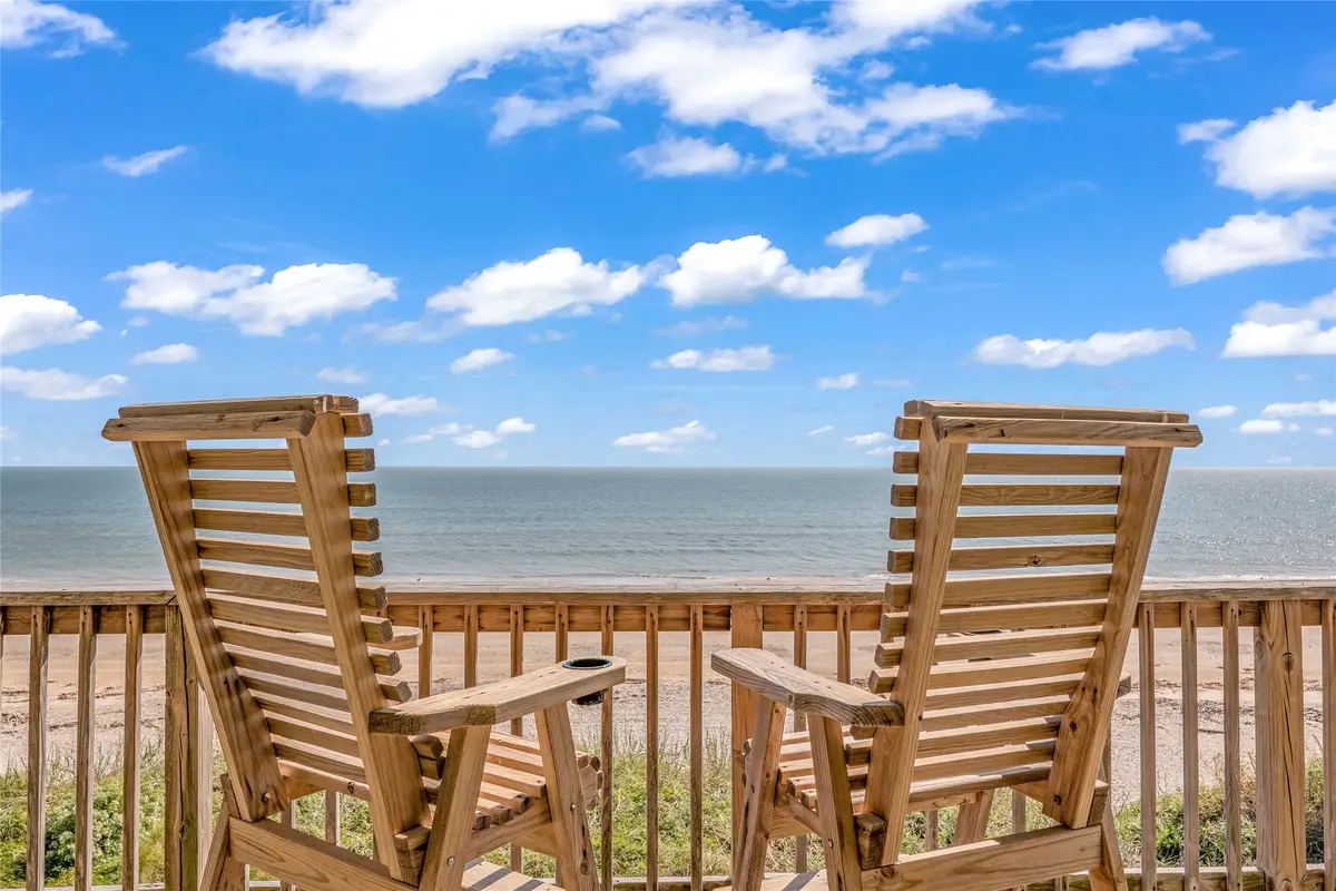 2476 Highway 87, Gilchrist, TX 77617 - Image #1