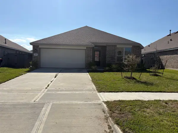 9915 Highland Harvest Drive, Baytown, TX 77521