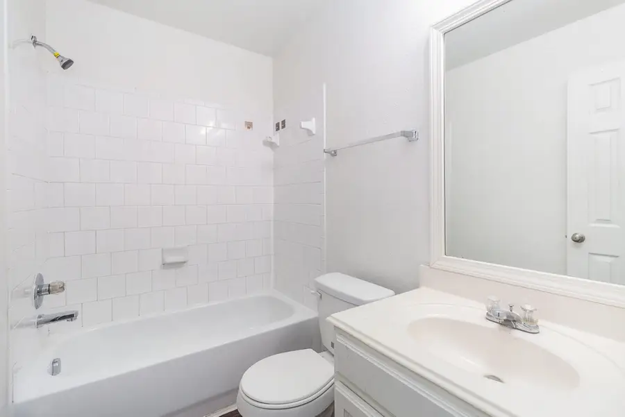 2605 Zackery Court, Dickinson, TX 77539 - Image #3