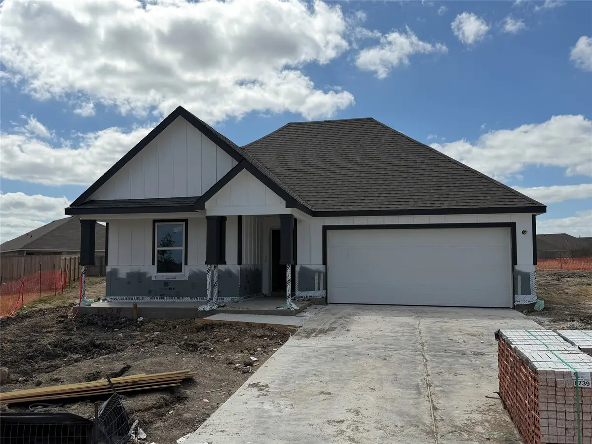 1028 Legrand St, Brenham, TX 77833 - #1