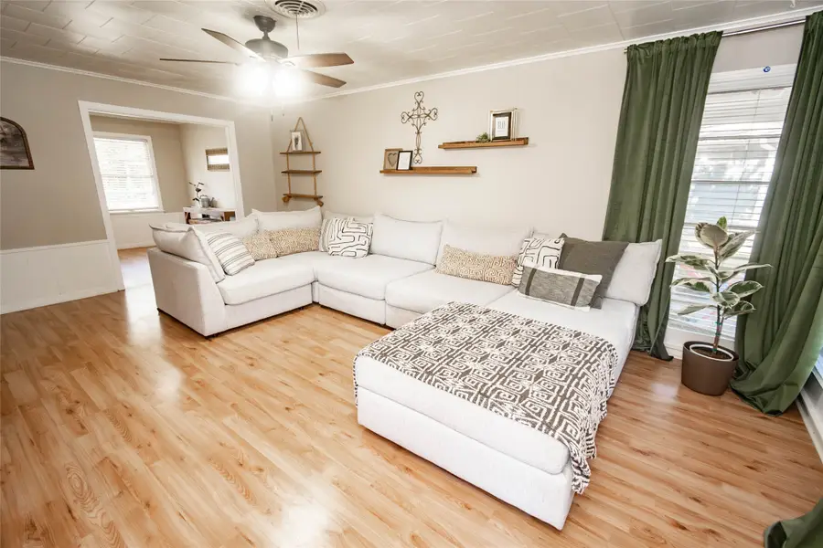 1216 15th Avenue N, Texas City, TX 77590 - #2