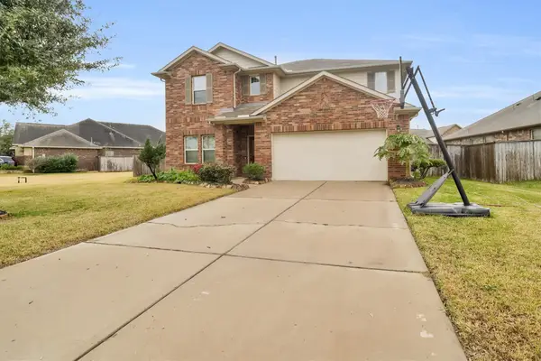 2704 Baywater Creek Lane, Pearland, TX 77089