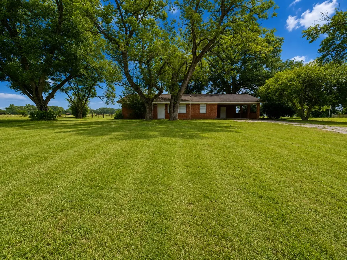 838 S Center Street, Buffalo, TX 75831 - #1