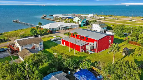 211 1/2 Avenue A, Dickinson, TX 77539