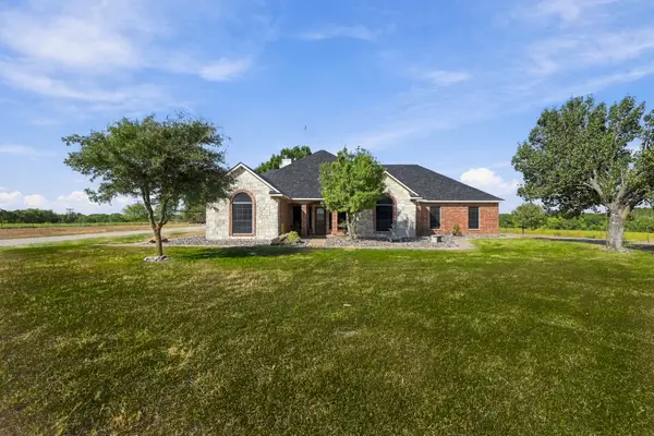 4218 Fm 66, Waxahachie, TX 75167